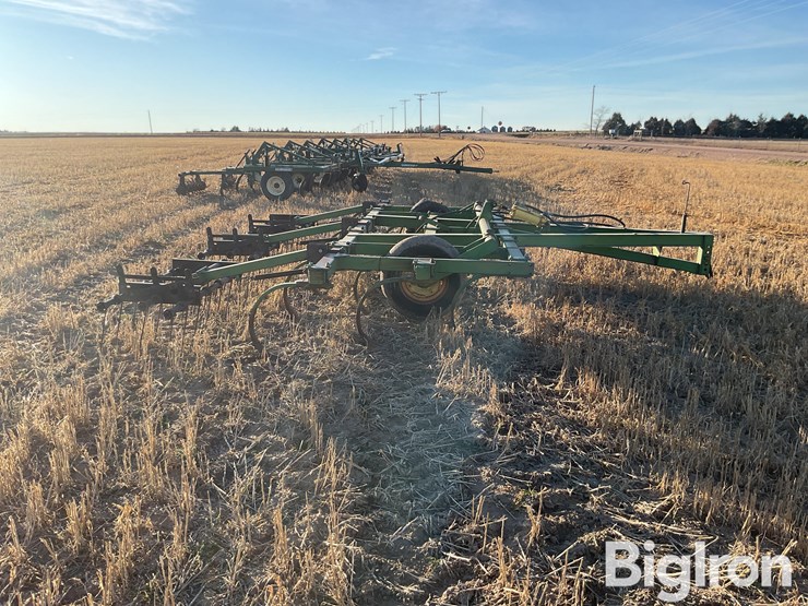 john-deere-100-image-4