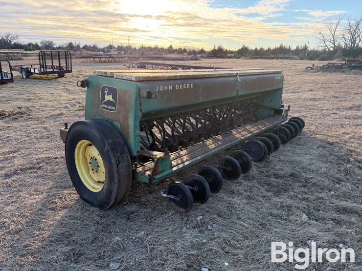 john-deere-8300-image-7