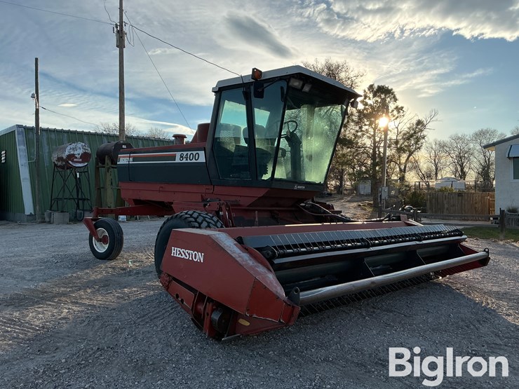 1992-hesston-8400-image-3