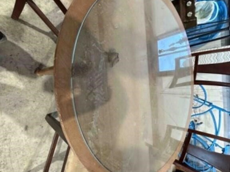 48”-round-table-&-4-chairs--not-a-matching-set-image-3