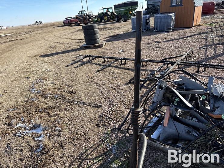 2016-john-deere-4830-image-17