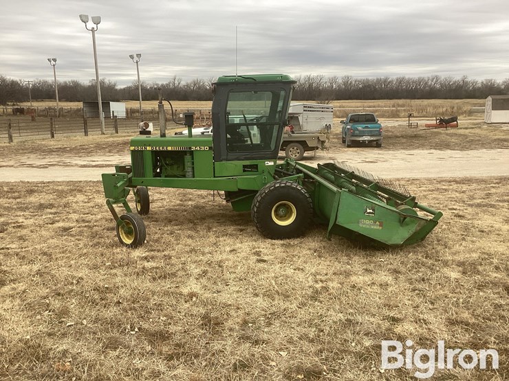 john-deere-3430-image-4