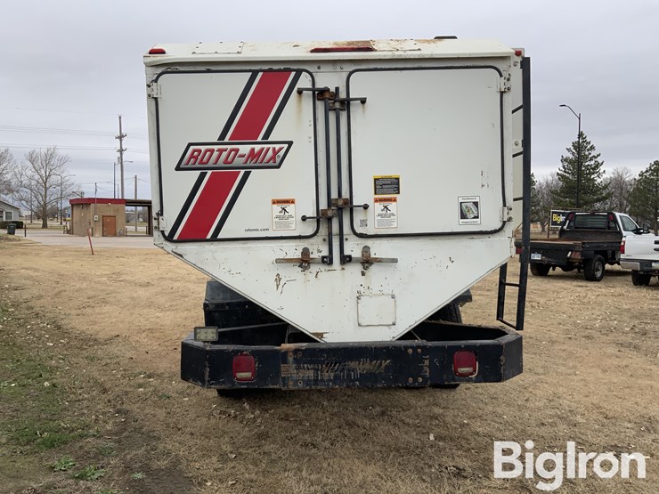 international-7400-image-6