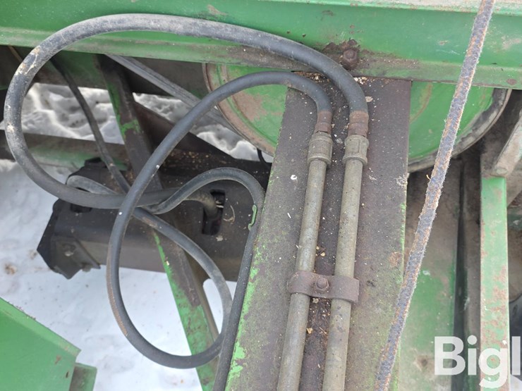 john-deere-300-image-14