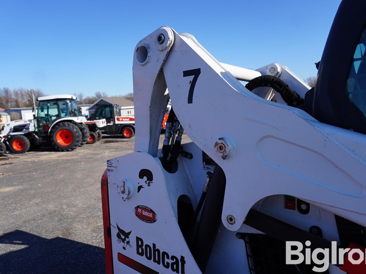 2019-bobcat-s570-image-17