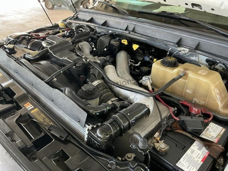 2014-ford-f550-image-16