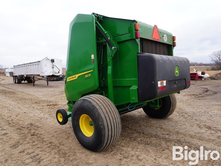 2024-john-deere-561m-image-7