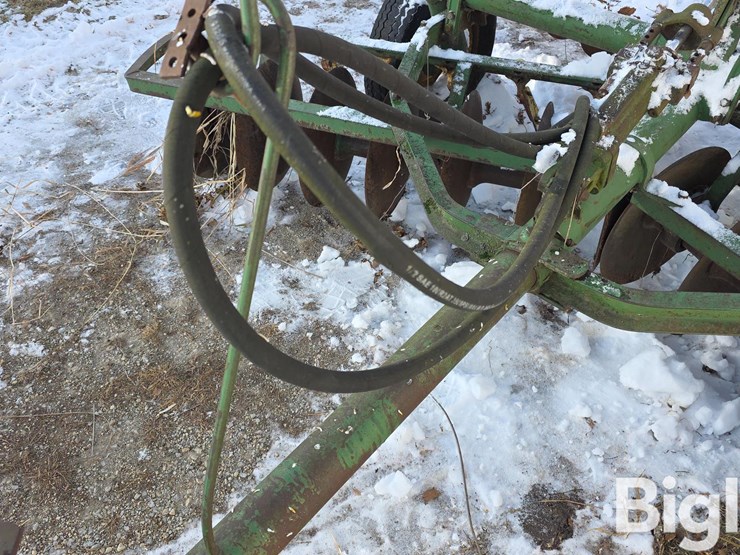 john-deere-10-image-10