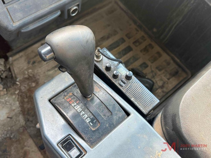 komatsu-hm300-2-image-18