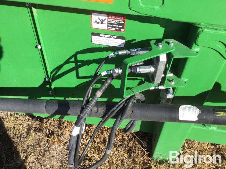 2020-john-deere-716c-image-11