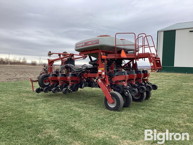 2010-case-ih-1250-image-7