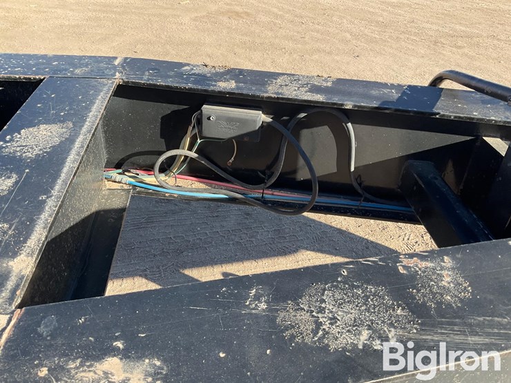 2014-neville-sprayer-trailer-image-11