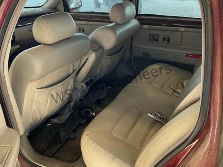 1994-cadillac-deville-concours-sdn-image-21