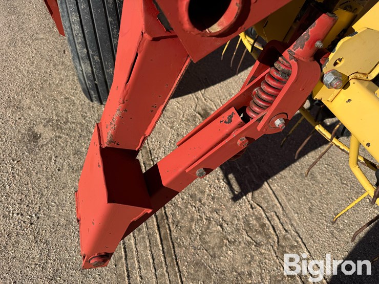 new-holland-216-image-14