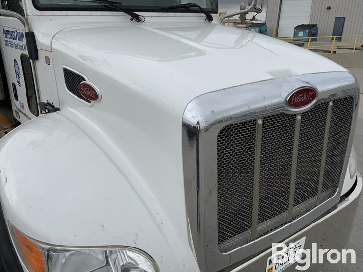 2018-peterbilt-348-image-12