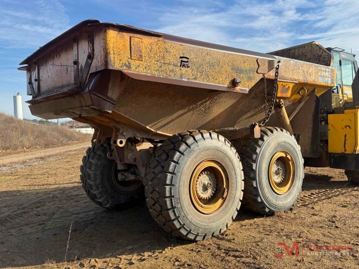 komatsu-hm300-2-image-13