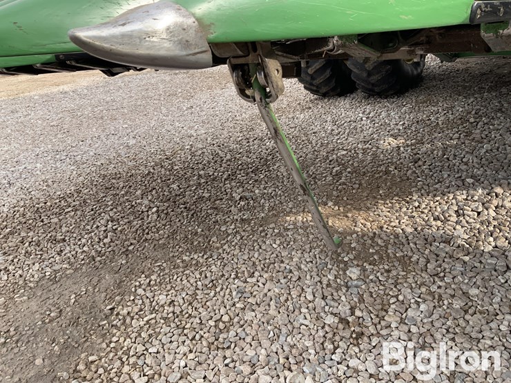 2018-john-deere-708c-image-14