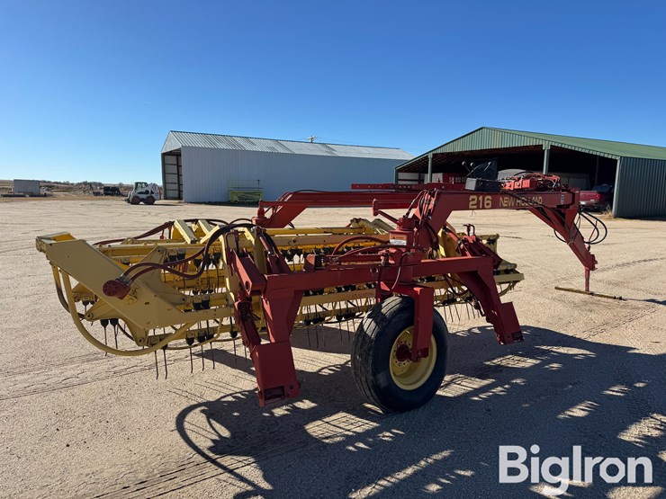 new-holland-216-image-5