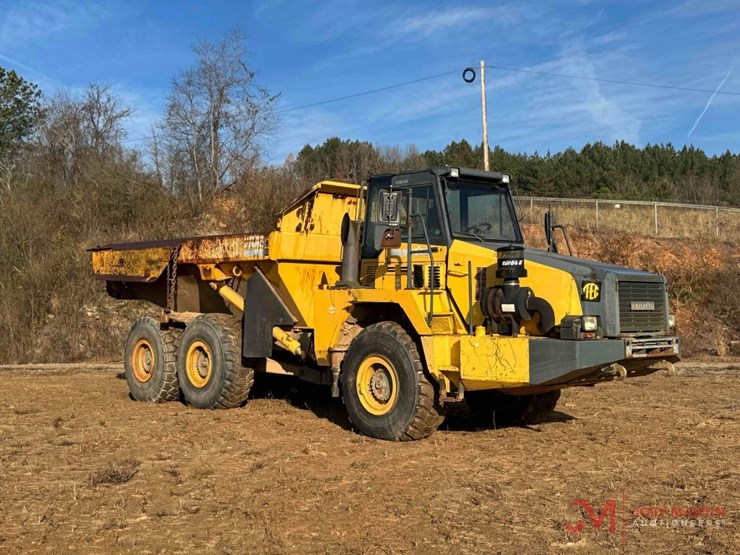 komatsu-hm300-2-image-1