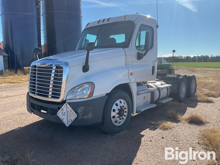 freightliner-cascadia-125-image-1