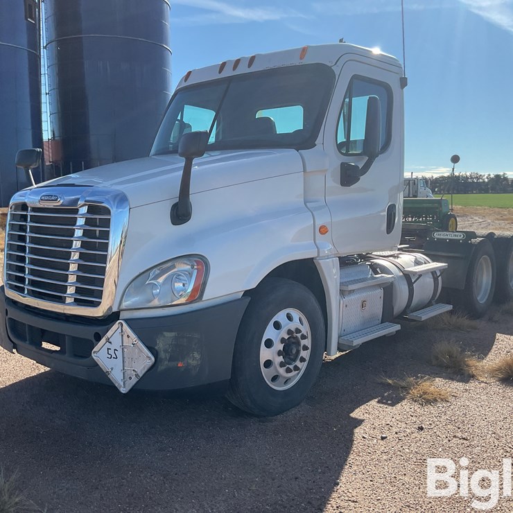 FREIGHTLINER CASCADIA 125