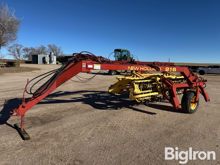 new-holland-216-image-1