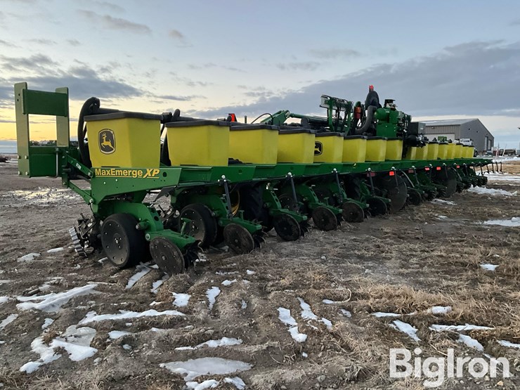 john-deere-1720-image-7