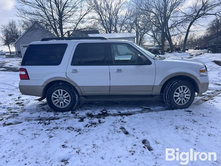 ford-expedition-xlt-image-4