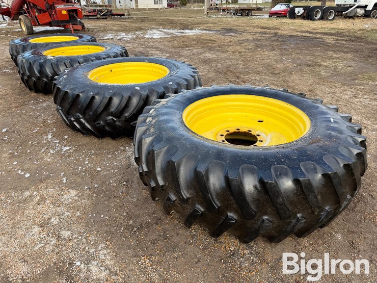 deere-tires-image-1