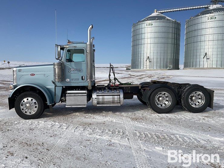 2018-peterbilt-389-image-8