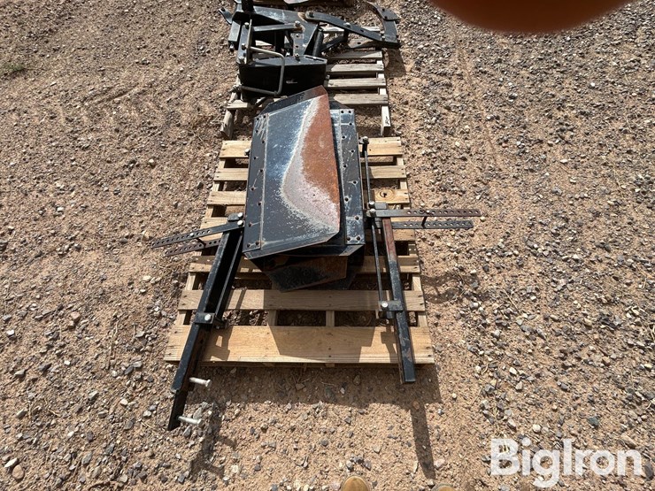 1997-b&h-mfg-9100-field-cultivator-image-10