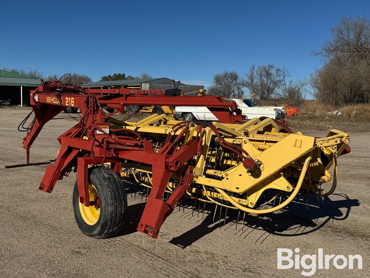 new-holland-216-image-7