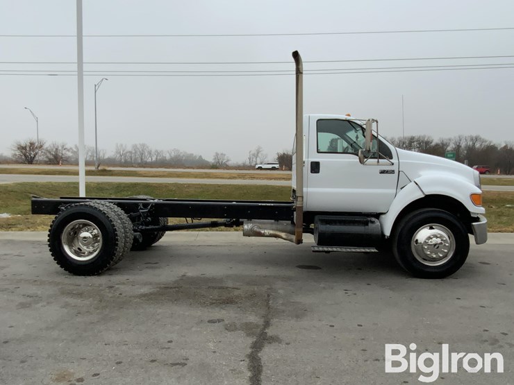 ford-f750-xl-image-4