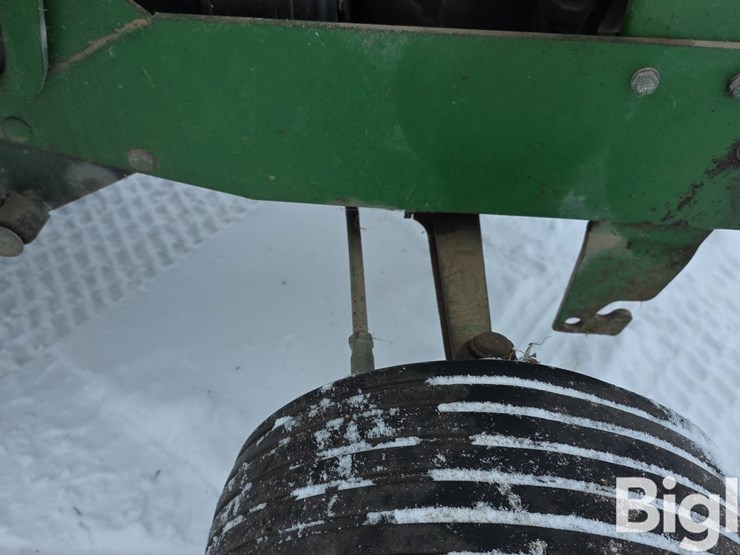 john-deere-140-image-11