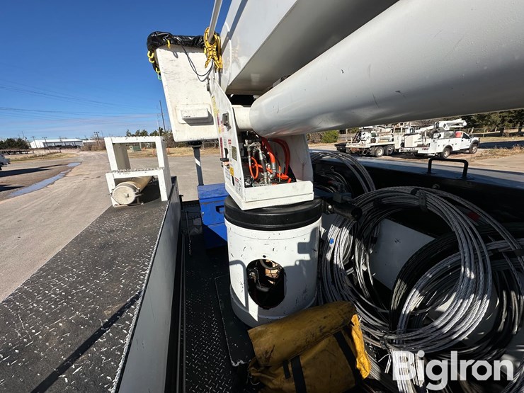 peterbilt-348-image-11