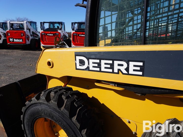 john-deere-317-image-19