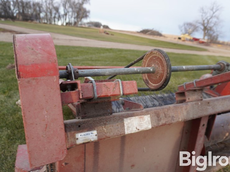 international-810-13-image-11