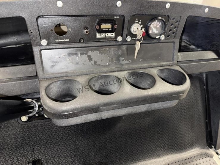 2010-ez-go-sport-2+2-golf-cart-image-18