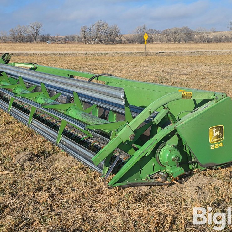 JOHN DEERE 224