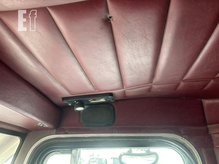 1997-peterbilt-357-image-64