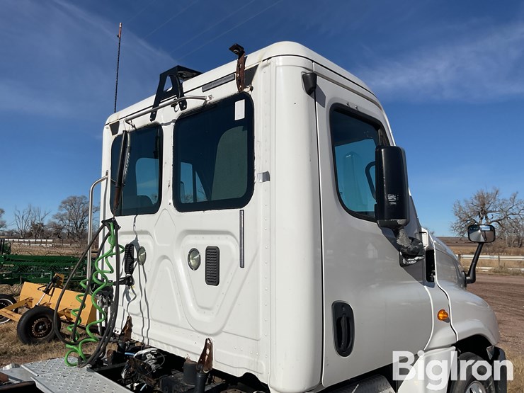 freightliner-cascadia-125-image-20