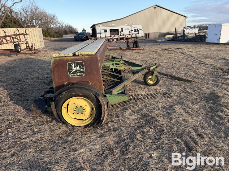 john-deere-8300-image-4