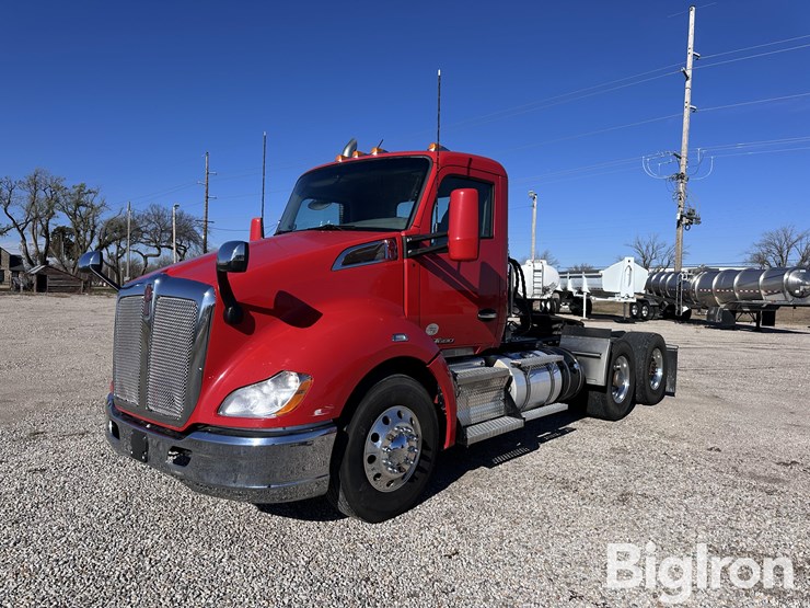 2019-kenworth-t680-image-1