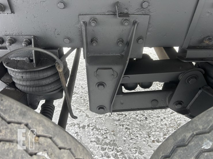 1997-peterbilt-357-image-17