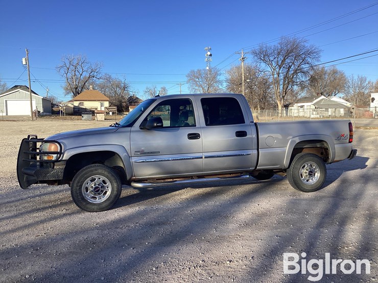 2004-gmc-k2500-image-8