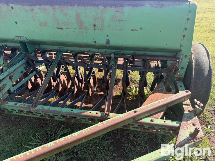 john-deere-8200-image-10