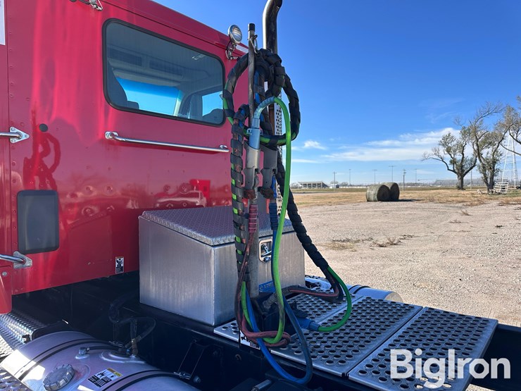 2019-kenworth-t680-image-15