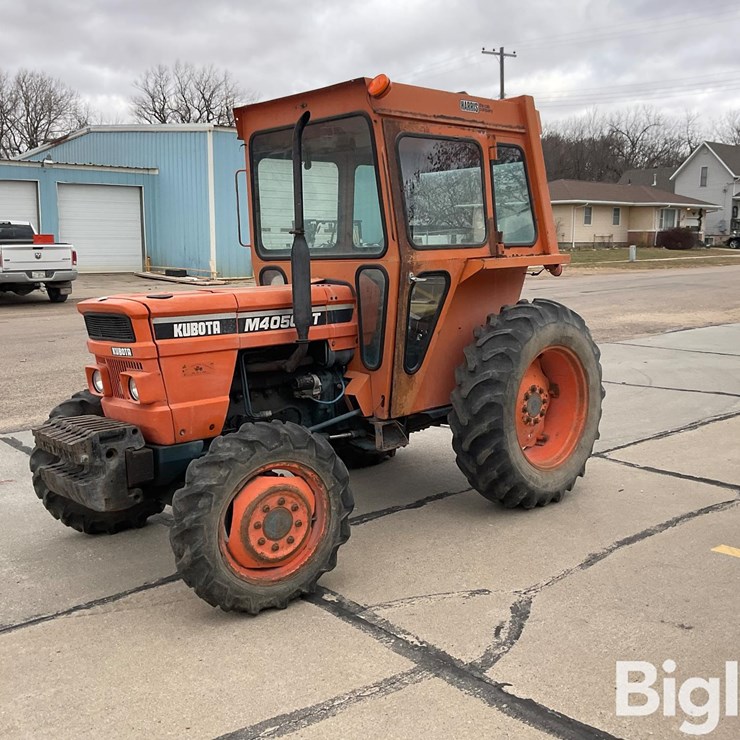 KUBOTA M4050