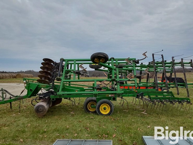 john-deere-726-image-8