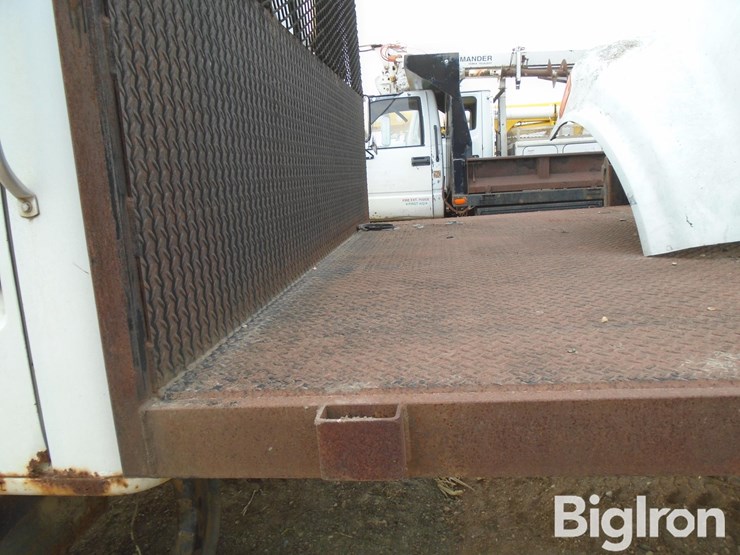 international-4700-image-16